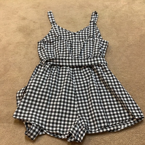 Shein Romper - Picture 2 of 4